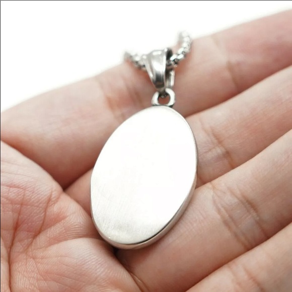 Stainless Steel 24" Oval Saint Christopher Chain Link Necklace - Picture 4 of 5